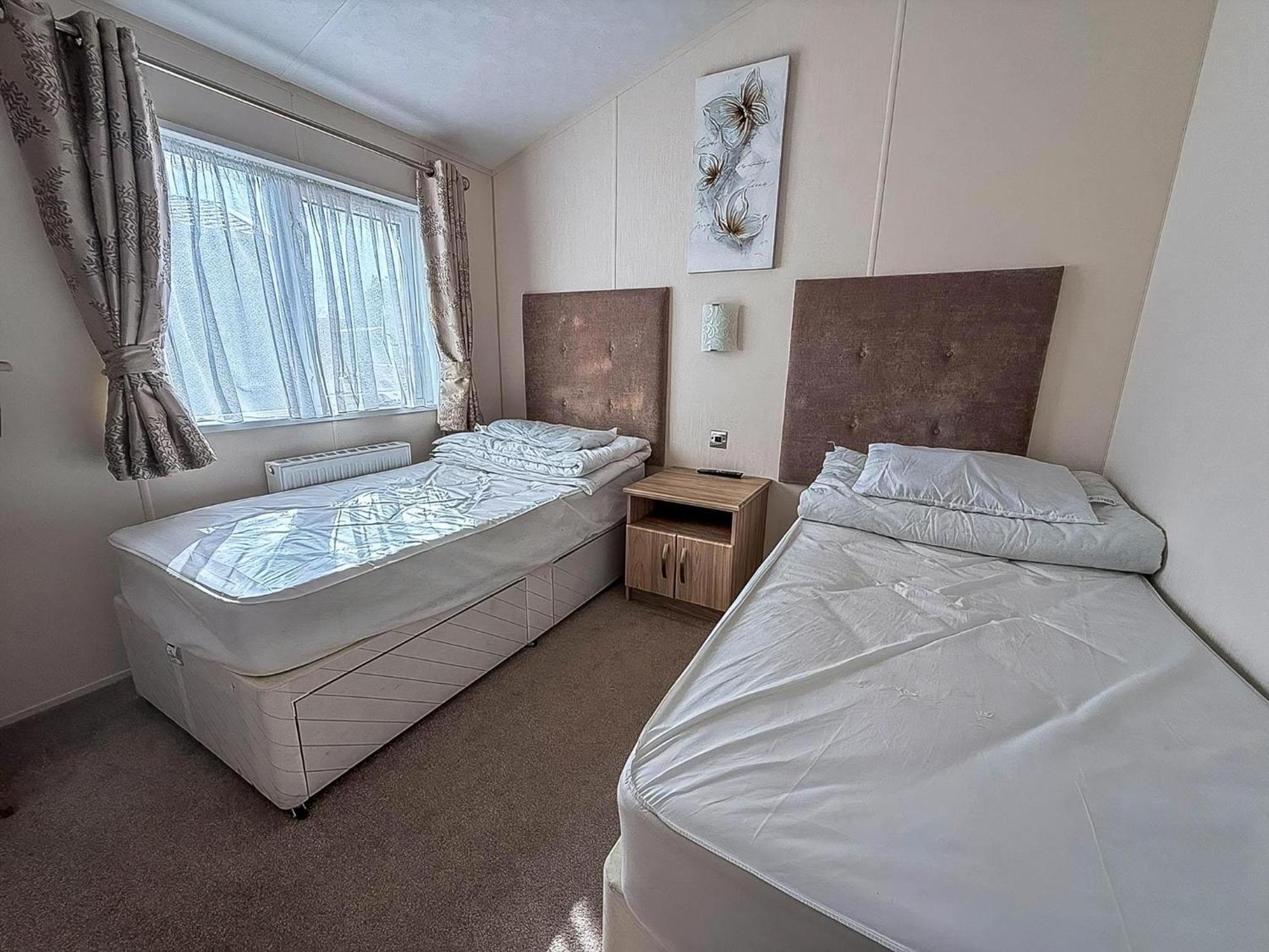 Luxury 6 Berth With Wifi At Broadland Sands In Suffolk Ref 20011cv * Hopton on Sea