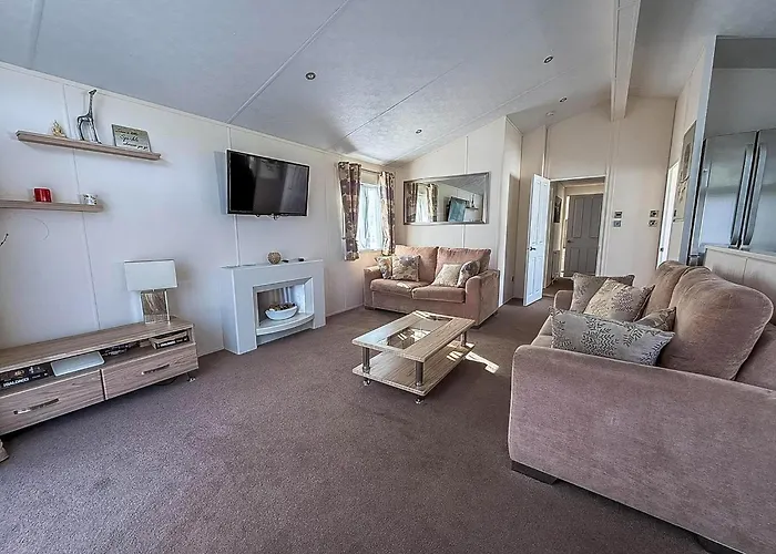 Luxury 6 Berth Lodge With Wifi At Broadland Sands In Suffolk Ref 20011Cv