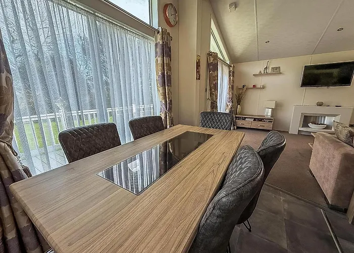 Luxury 6 Berth Lodge With Wifi At Broadland Sands In Suffolk Ref 20011Cv