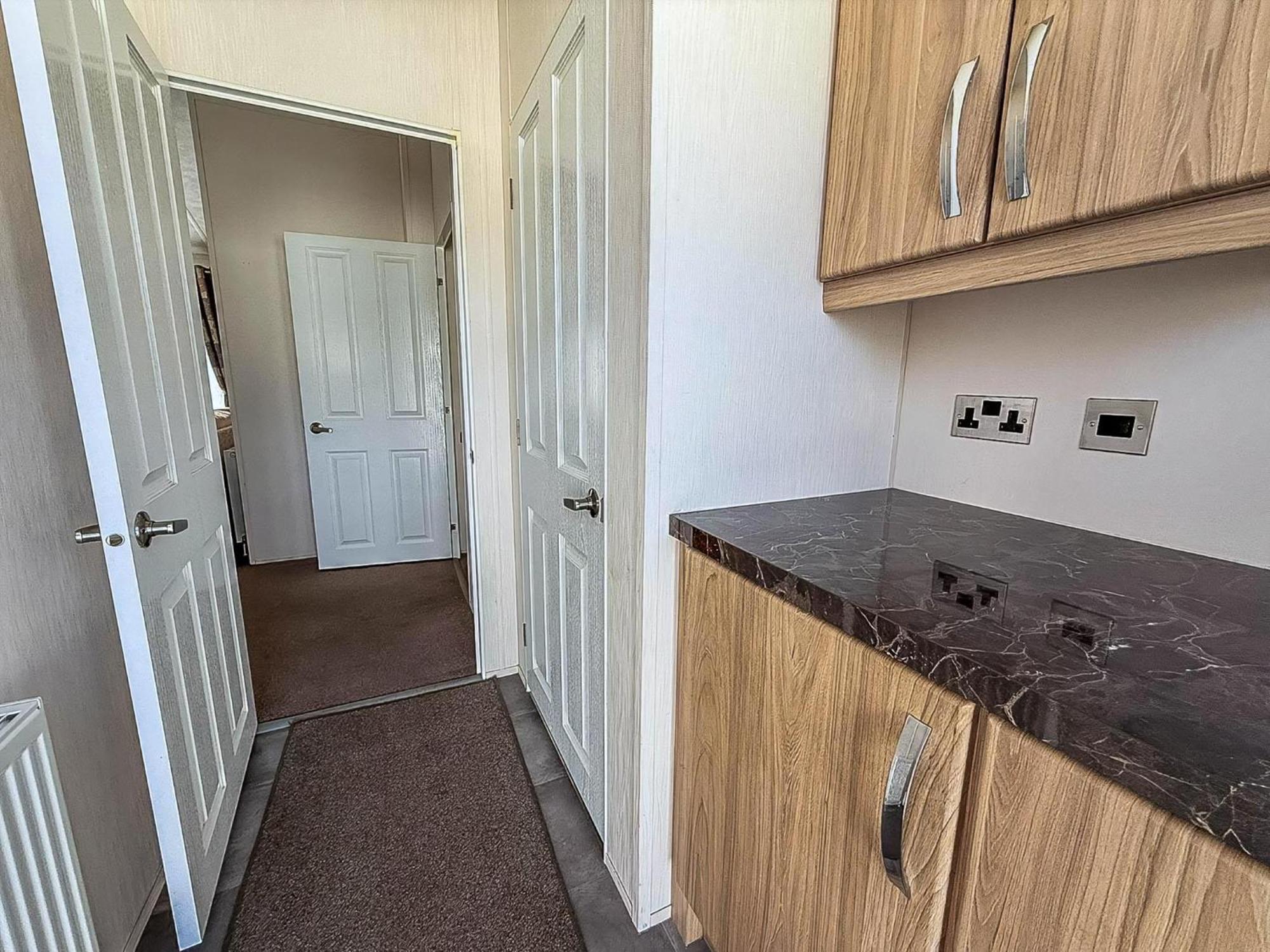 Luxury 6 Berth With Wifi At Broadland Sands In Suffolk Ref 20011cv Lodge Hopton on Sea