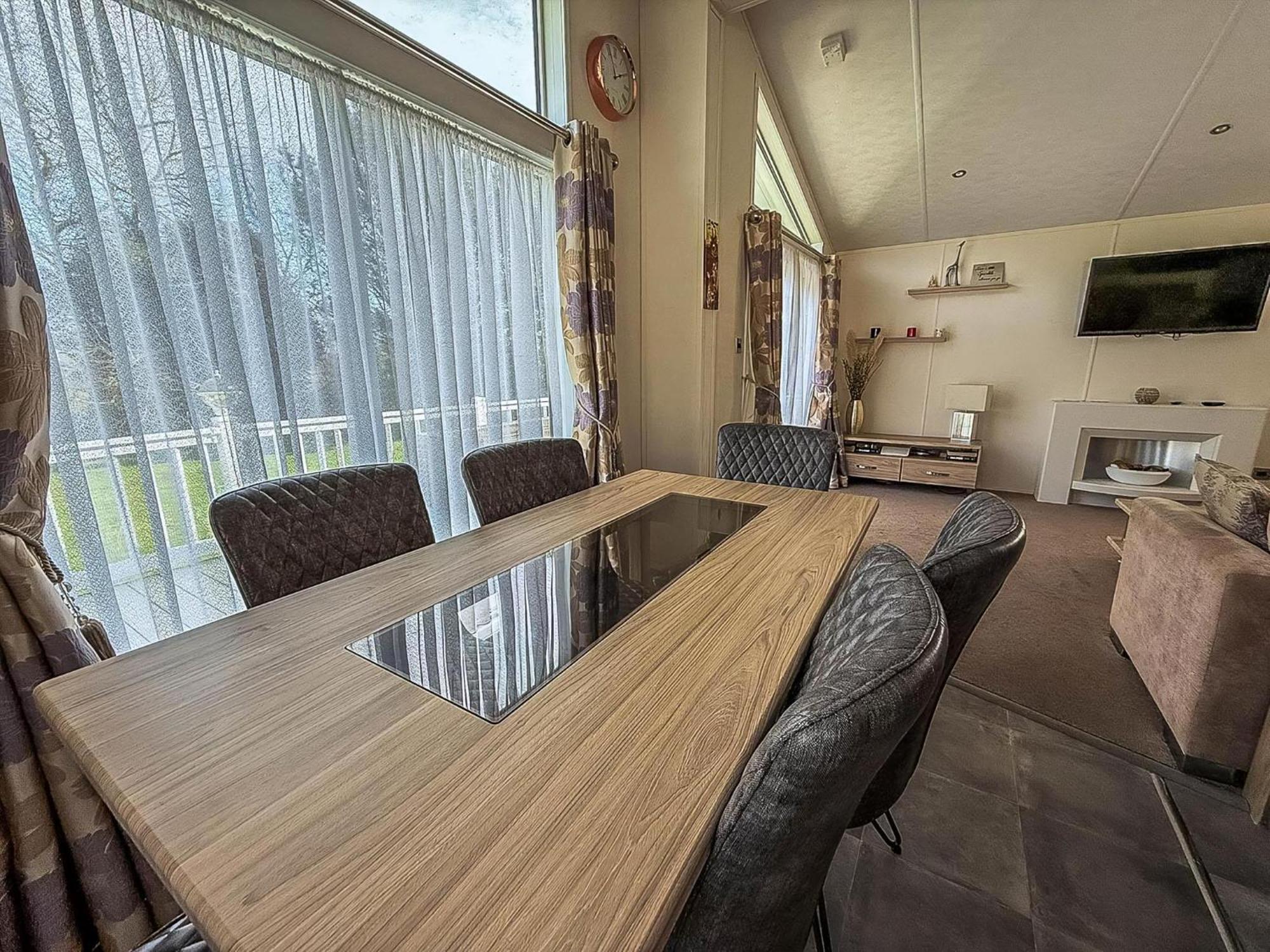 Luxury 6 Berth With Wifi At Broadland Sands In Suffolk Ref 20011cv Hopton on Sea