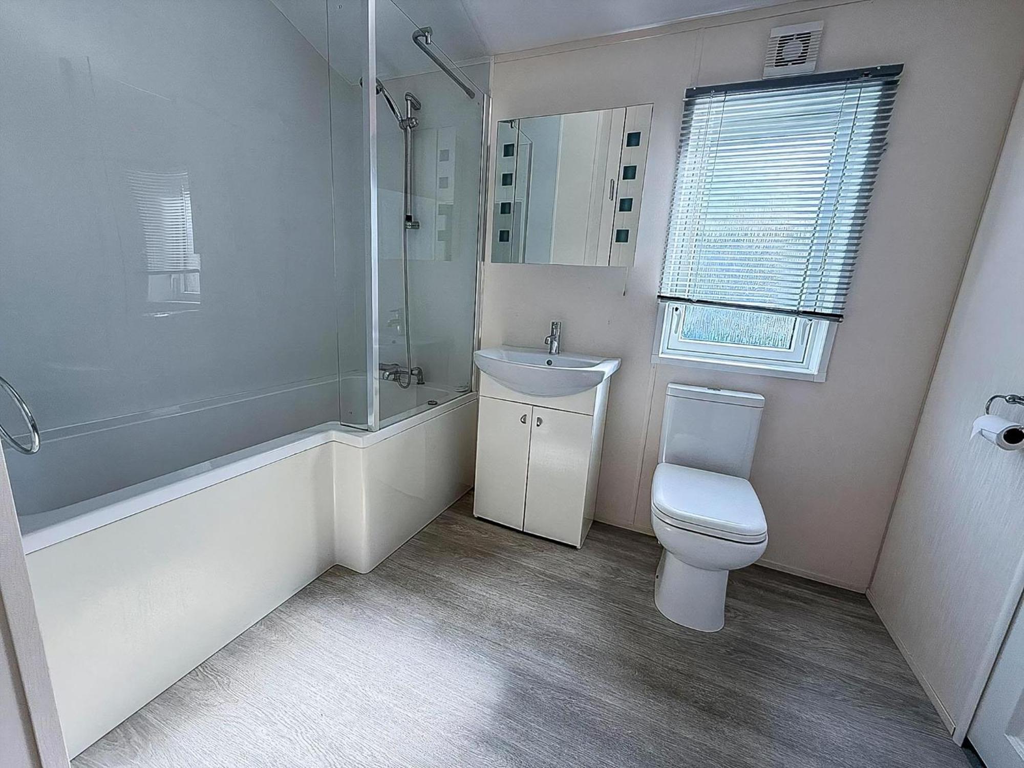 Lodge Luxury 6 Berth With Wifi At Broadland Sands In Suffolk Ref 20011cv Hopton on Sea