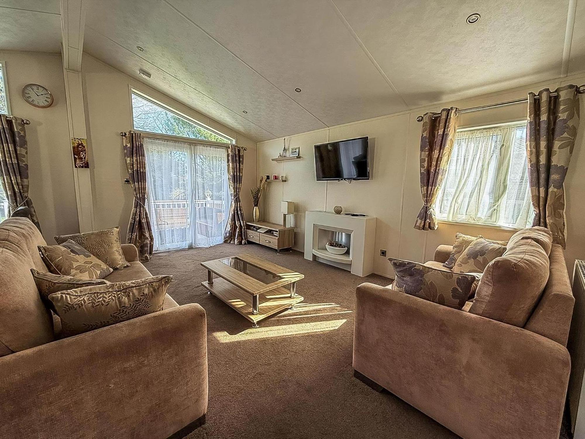 Lodge Luxury 6 Berth With Wifi At Broadland Sands In Suffolk Ref 20011cv Hopton on Sea